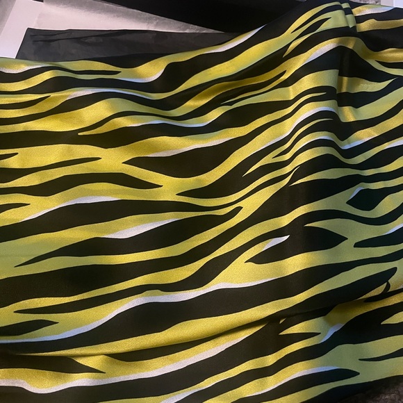 Olivia von Halle Yellow Zebra Silk Midi Skirt size 1(XS/S) NWT - Picture 6 of 7
